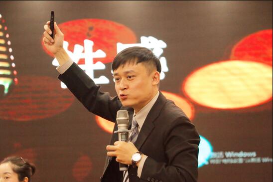 周老師 領袖演說與團隊復制.jpg